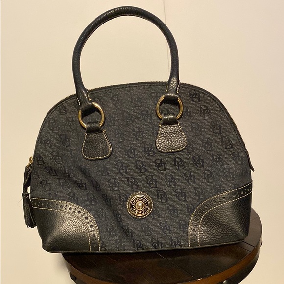 Dooney & Bourke Handbags - Dooney & Bourke Black Handbag